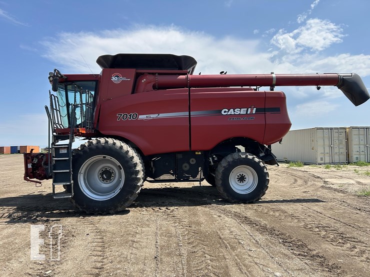 2007-case-ih-7010-image-10