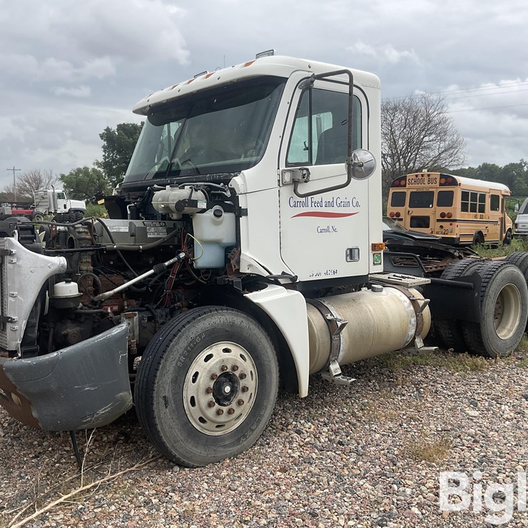 2001 FREIGHTLINER COLUMBIA 120