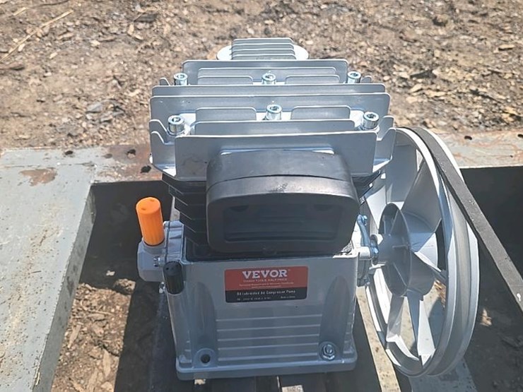 #146-•-iveco-power-unit-with-air-compressor-and-generator-image-35