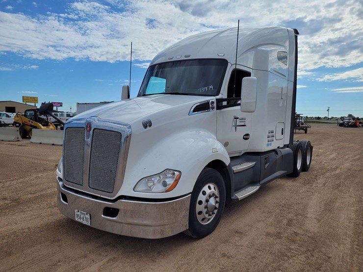 2017-kenworth-t680-image-1