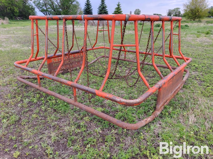 hay-monster-bale-feeder-image-1