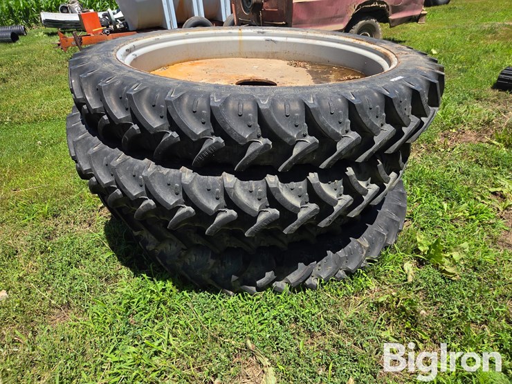 kleber-230/95r48-tires-&-rims-image-3
