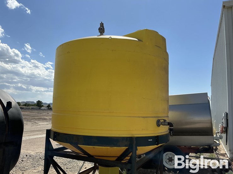 2000-gallon-cone-bottom-tank-image-8