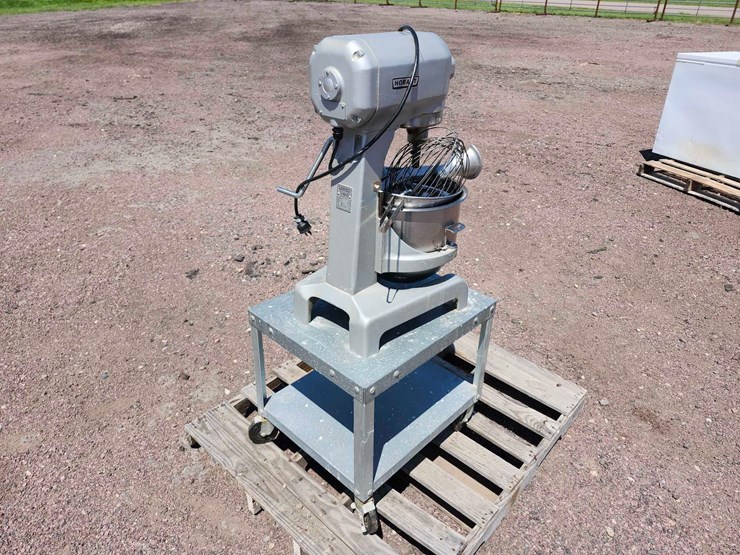 hobart-commercial-mixer-on-cart-with-wheels-image-3