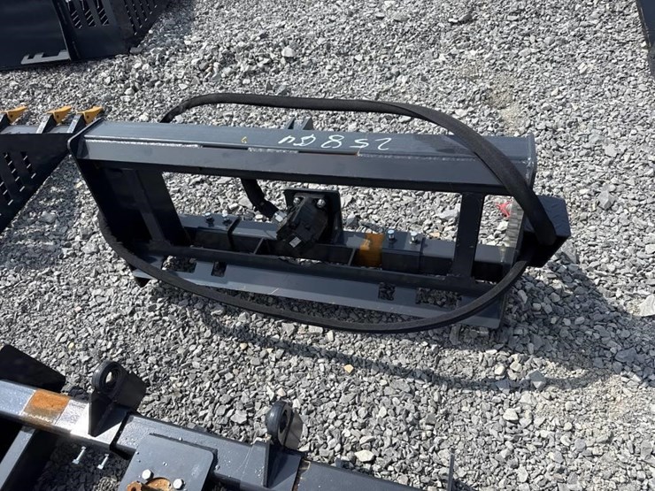 land-honor-skid-steer-to-three-point-hitch-pto-image-2