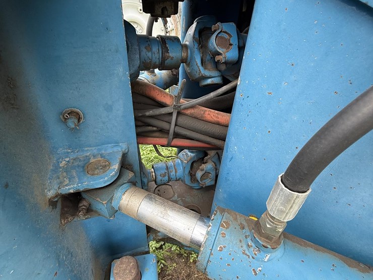 new-holland-9030-image-19