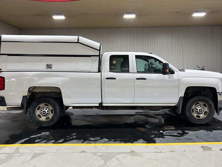 2018-chevrolet-silverado-2500hd-image-6