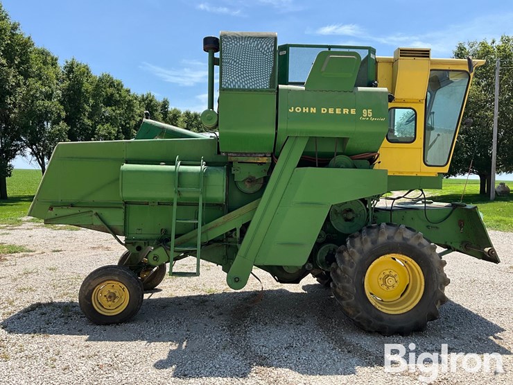 1968-john-deere-95-image-4