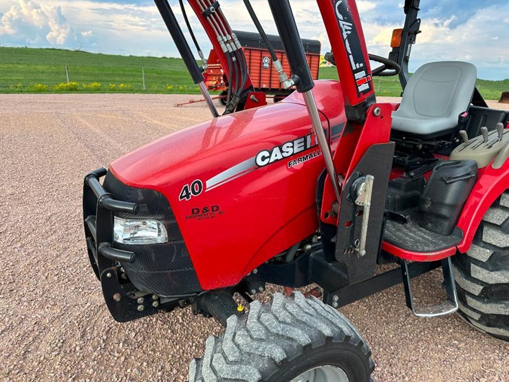2011-case-ih-farmall-40-image-27