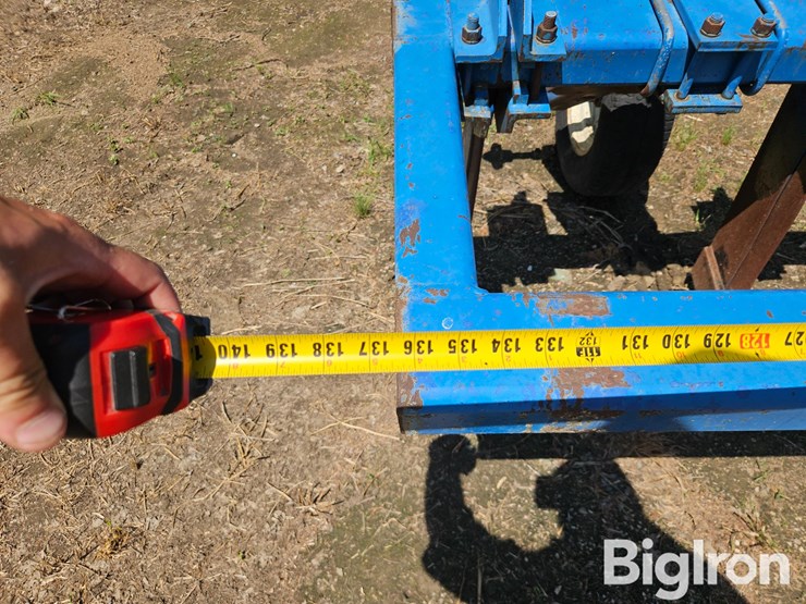 5-shank-3-pt-ripper-w/adjustable-gauge-wheels-image-9