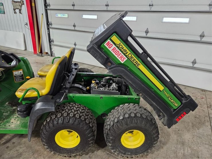 2014-john-deere-gator-image-13