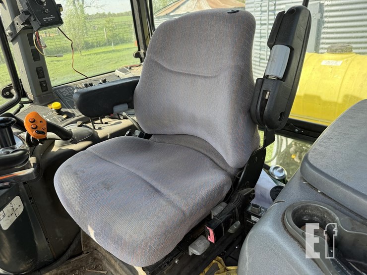 2006-new-holland-tm155-image-35