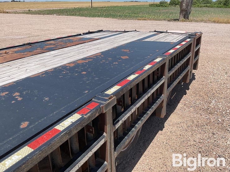2013-b-b-tri/a-drop-deck-sprayer-trailer-image-17