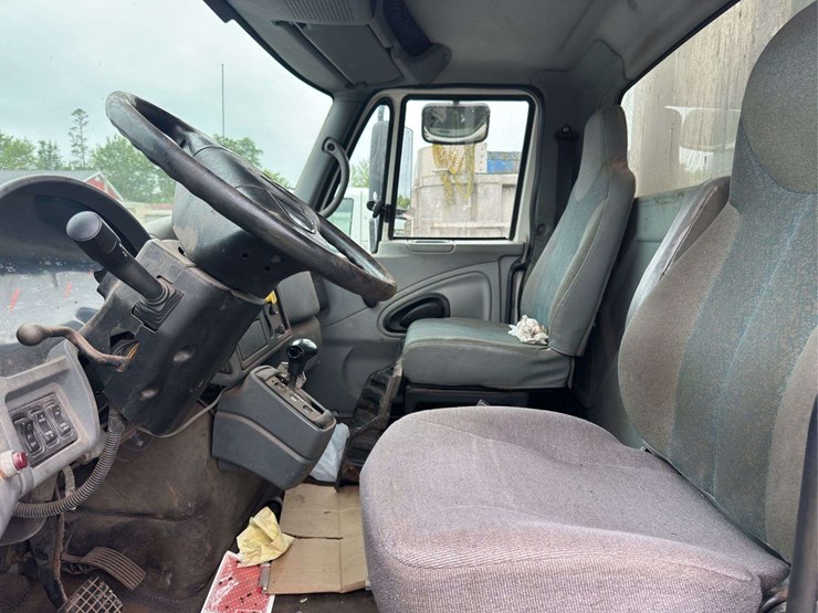2005-international-durastar-4400-image-18