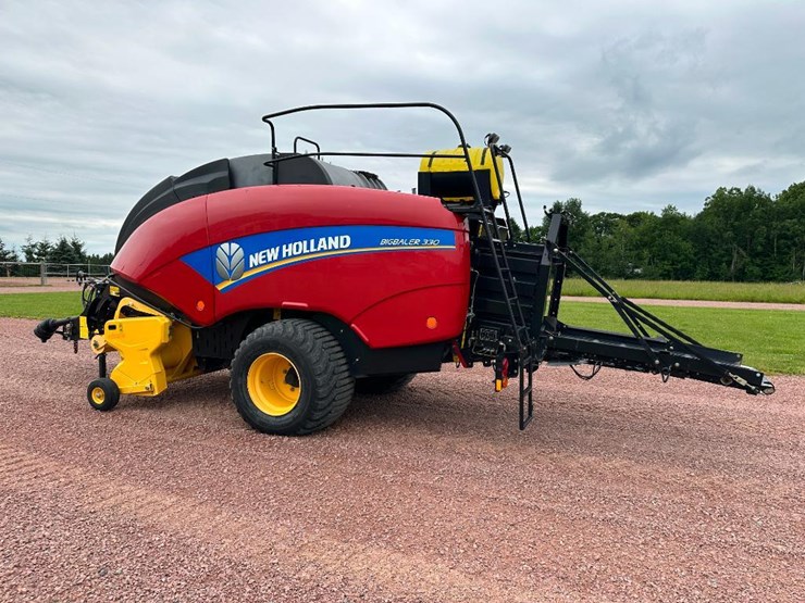 2014-new-holland-330-image-6