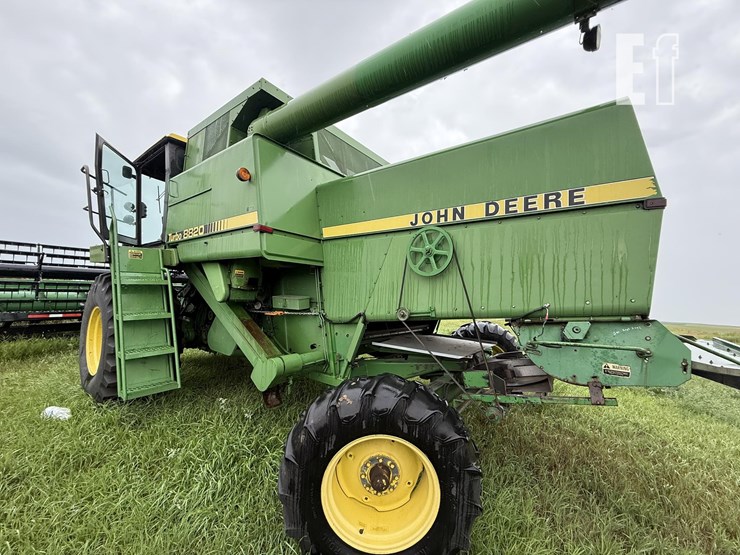 john-deere-8820-image-8