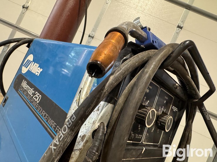 miller-millermatic-250-cv-dc-wire-feed-welder-image-15