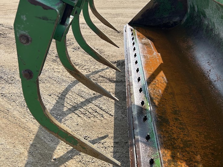2005-john-deere-7520-image-12