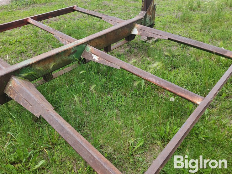 atwood-gooseneck-bale-hauler-image-15