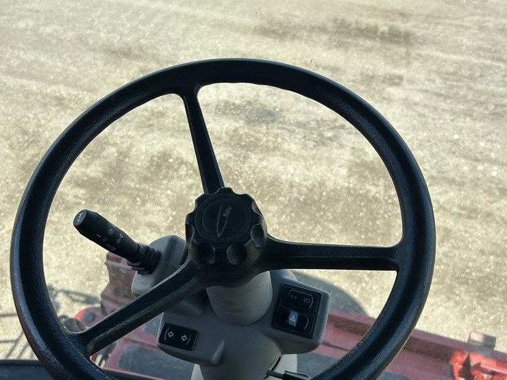 2007-case-ih-7010-image-71