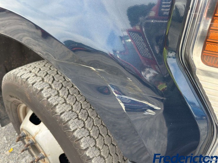 2020-ford-f350-xl-image-16