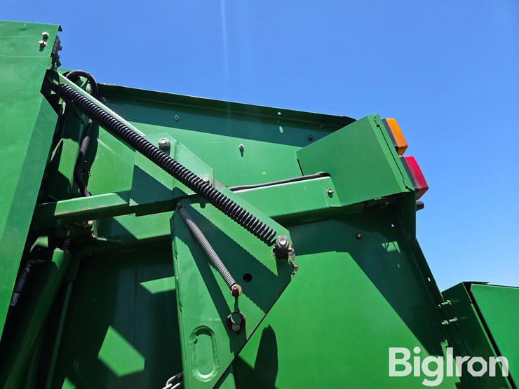 2013-john-deere-569-image-13