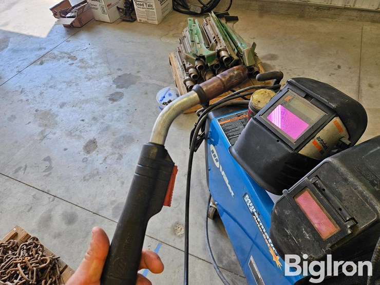 miller-millermatic-212-autoset-mig-welder-image-12