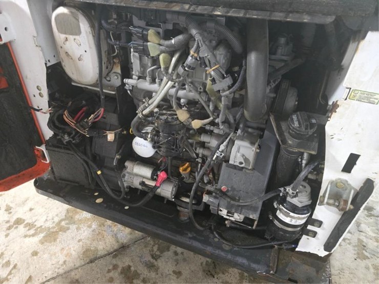 2013-bobcat-s750-image-14
