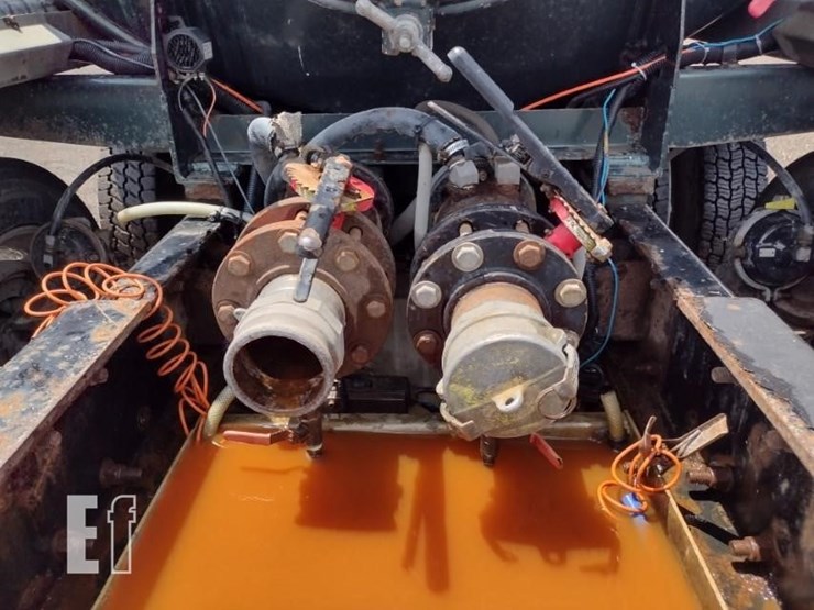 2019-peterbilt-567-image-39