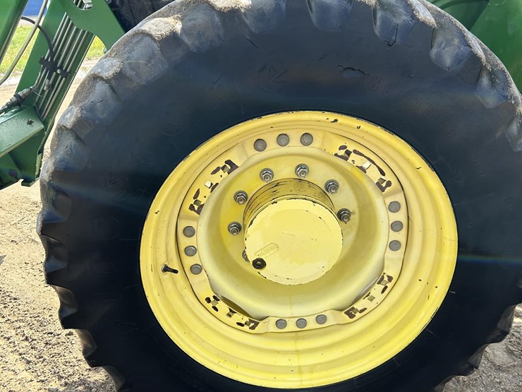 2005-john-deere-7520-image-18