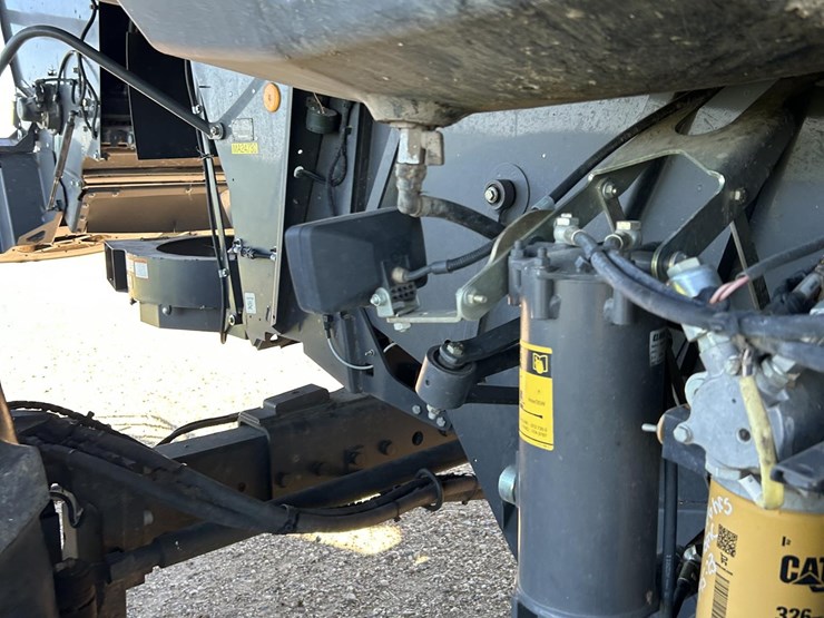2012-claas-lexion-750tt-image-64