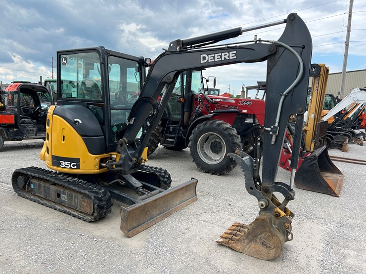 2020-deere-35g-image-23