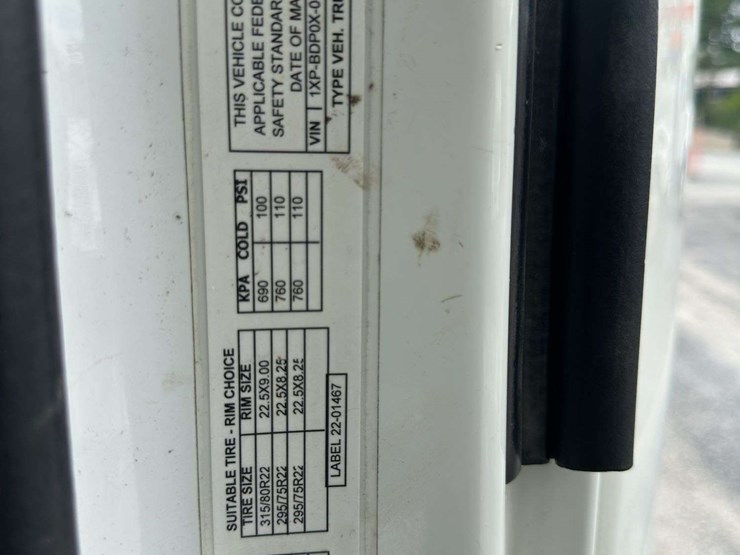 2014-peterbilt-579-image-25