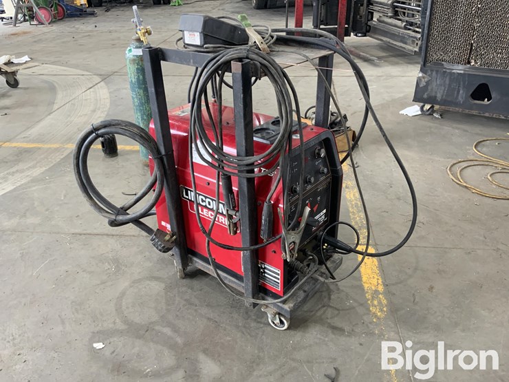 lincoln-electric-precision-tig-225-welder-image-3