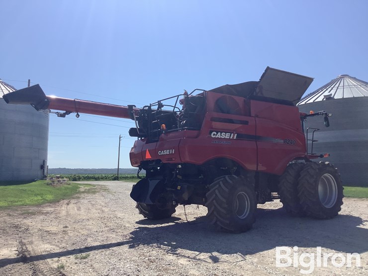 2016-case-ih-8240-image-5