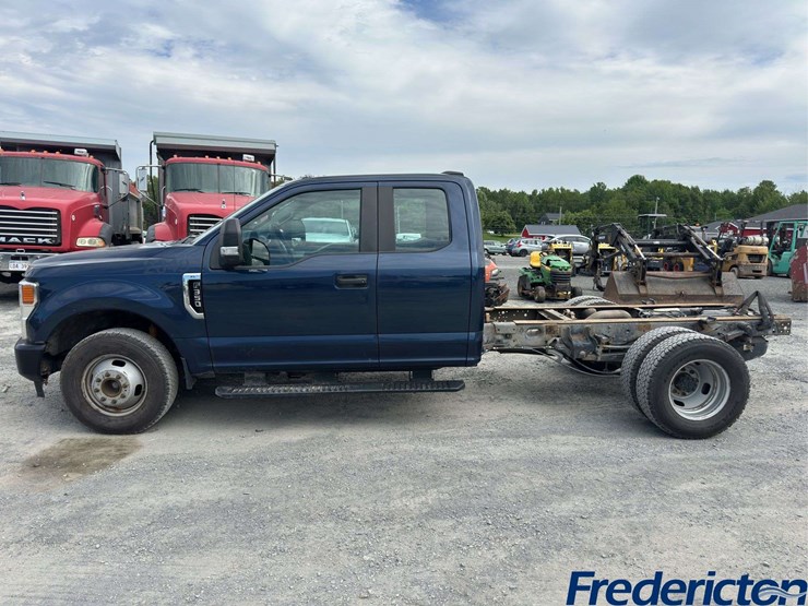 2020-ford-f350-xl-image-6