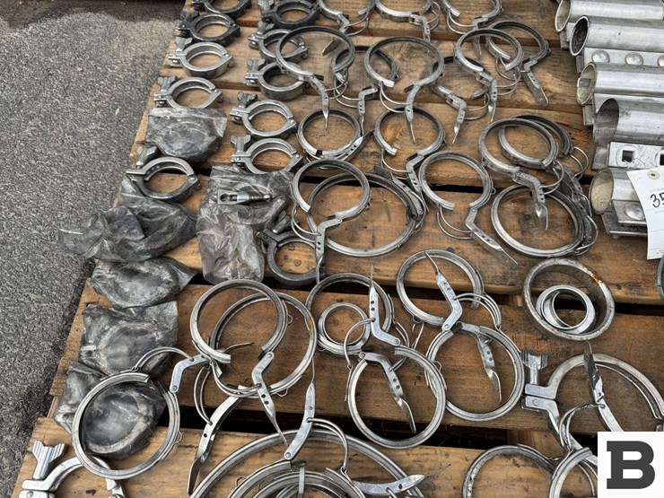 miscellaneous-stainless-steel-pipe-clamps-and-joiners-image-6