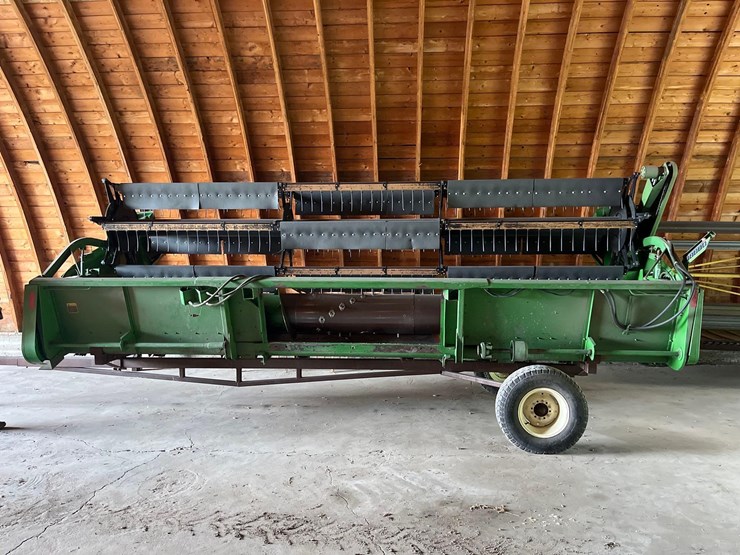 john-deere-220-image-1