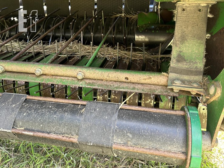 2012-john-deere-568-image-9