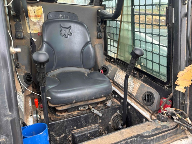 2016-bobcat-s160-image-6