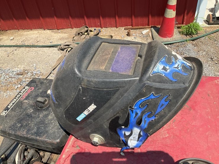 #109a-•-lincoln-electric-portable-welder-image-22