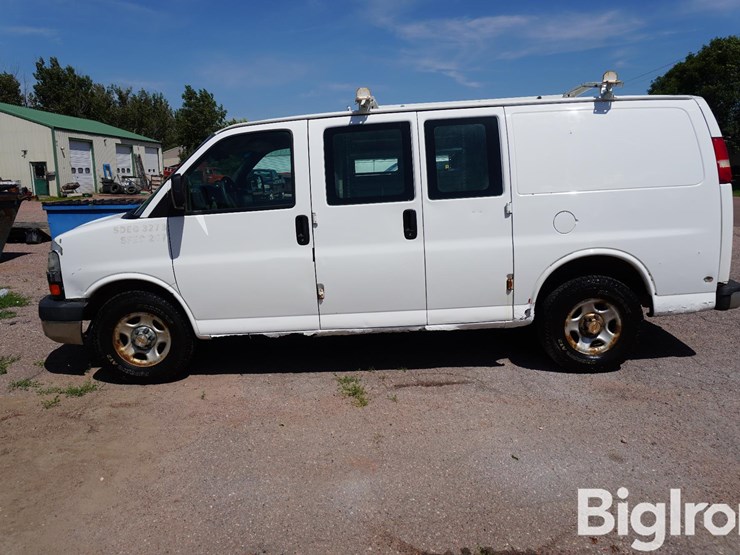 2004-chevrolet-express-1500-image-8