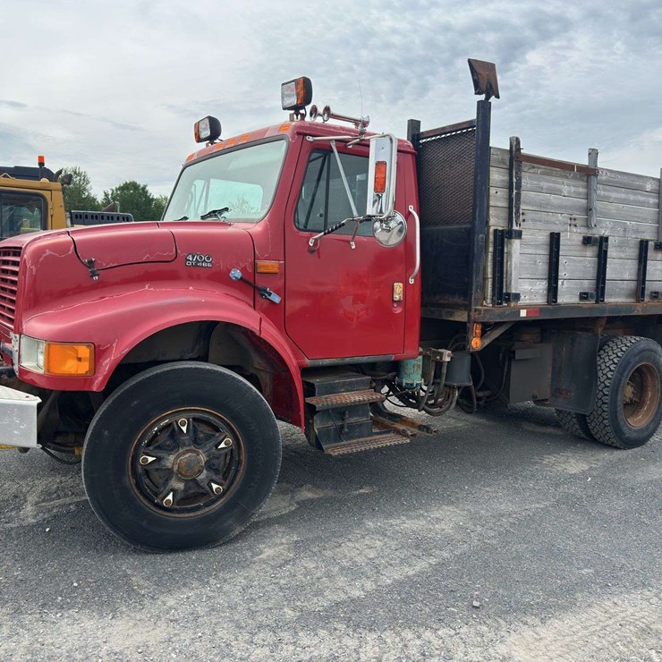 1996 INTERNATIONAL 4700