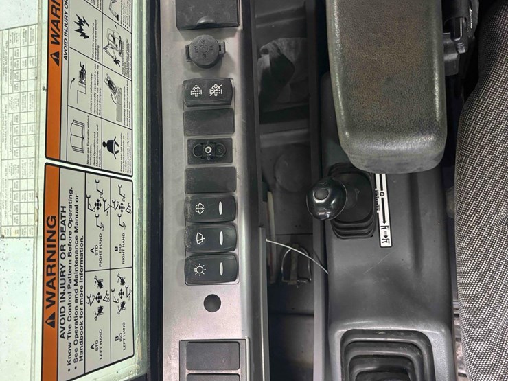 2016-bobcat-e85-image-17
