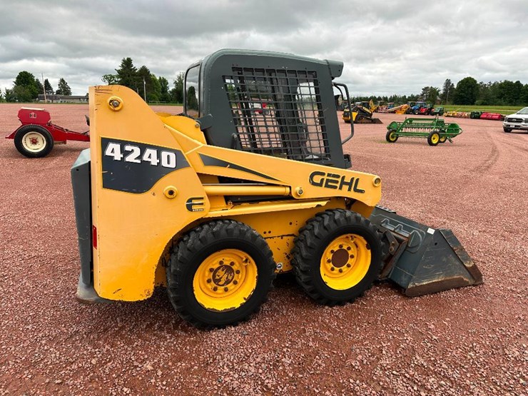 gehl-4240e-image-4