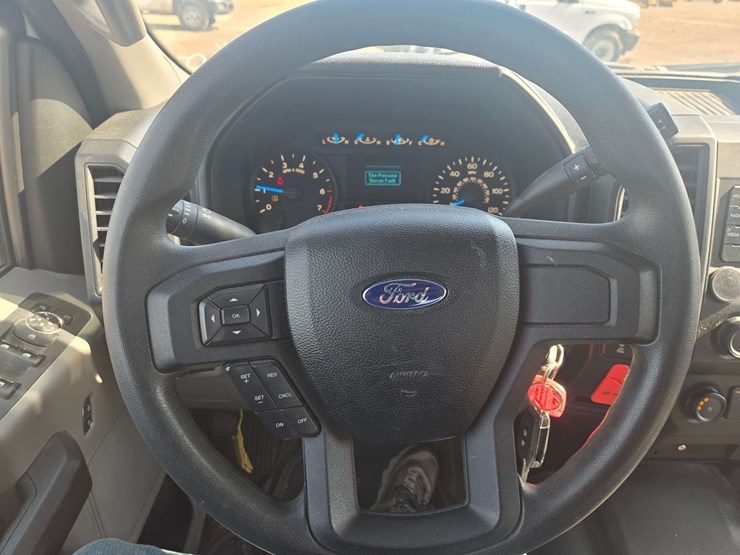 2015-ford-f150-xlt-image-15