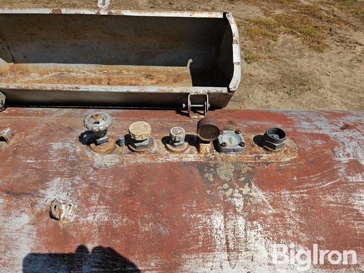 1961-500-gallon-propane-tank-image-9