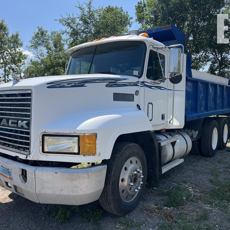 1990 MACK F600