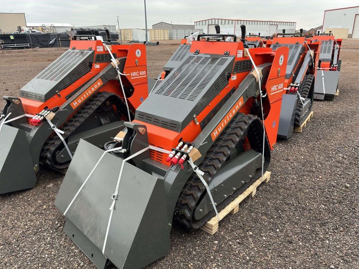 mini-skid-2024-hrc600-skid-steer-image-4