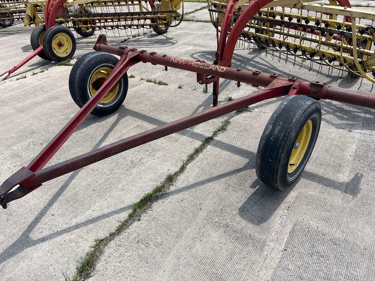 new-holland-260-image-4